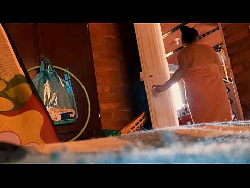 ❤️ El meu oncle em segueix a la dutxa, em fot mentre em ducho. ️❌ Porno de qualitat a nosaltres ﹏